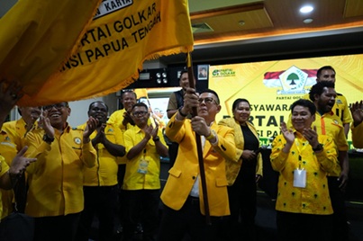 Soedeson Tandra Calon Tunggal Ketua Golkar Papua Tengah