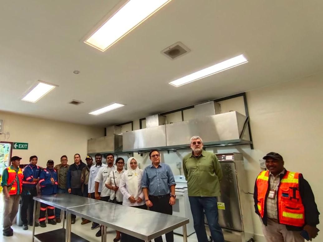 Freeport Serahkan Dapur Mandiri dan Konsentrator Oksigen untuk RS Waa Banti