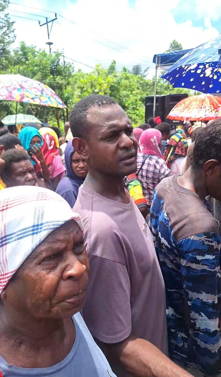 Disperindag Mimika Gelar Pasar Murah Khusus OAP, Beras Premium Ludes di Kampung Cenderawasih