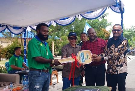 Jawab Kebutuhan Ekonomi Masyarakat Papua, Dua Kios UMKM YPMAK Resmi Beroperasi