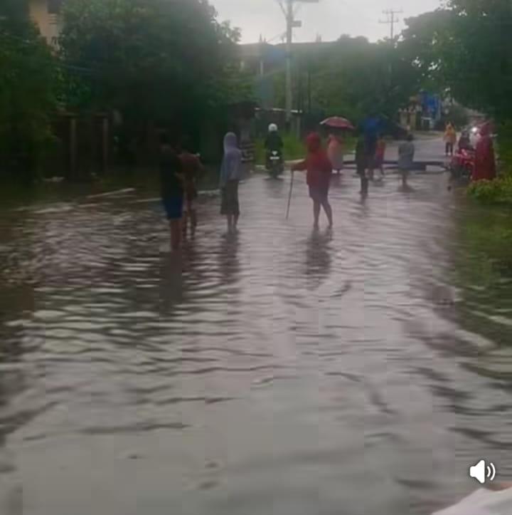 Drainase Tersumbat, Genangan Air Rendam Rumah Warga Timika