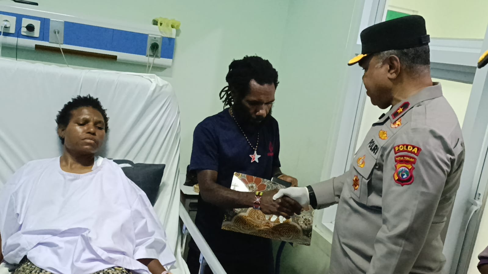 Jenguk Korban Penembakan Tembagapura di RSMM, Kapolda Papua Tengah Soroti Pentingnya Mitigasi