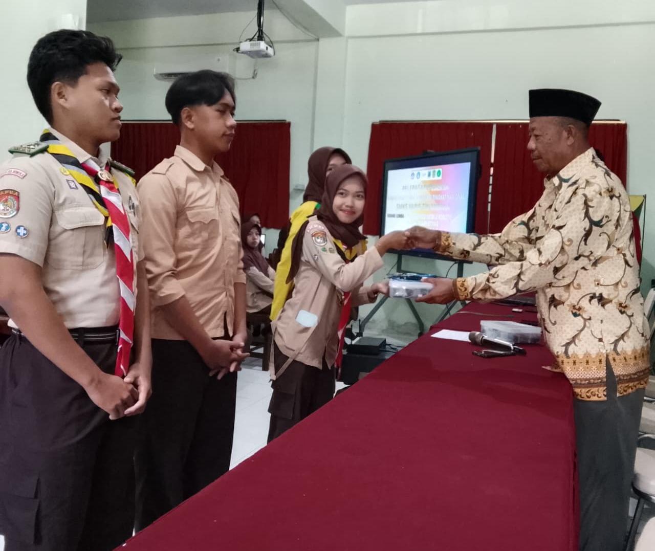 SMK Yapis Mimika Lepas Empat Siswa Wakili Papua Tengah di LKS Nasional