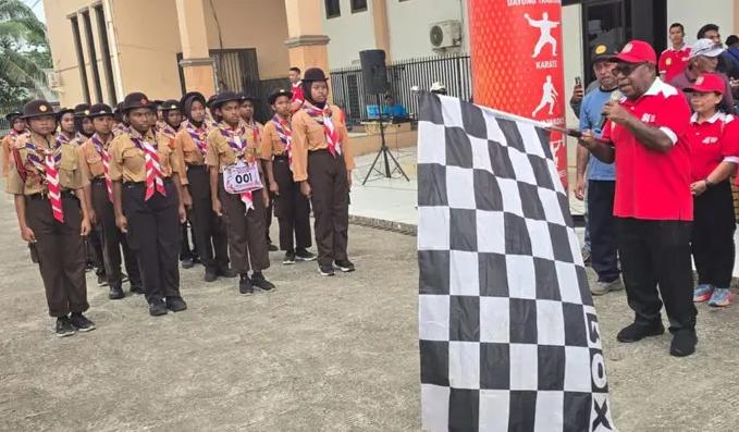 38 Regu Putri Meriahkan Gerak Jalan Kreasi HUT Kemerdekaan di Mimika