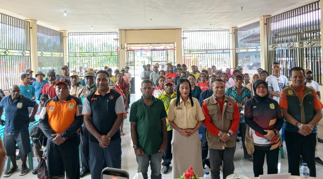 BPBD Mimika Latih 60 Warga Iwaka Hadapi Risiko Bencana